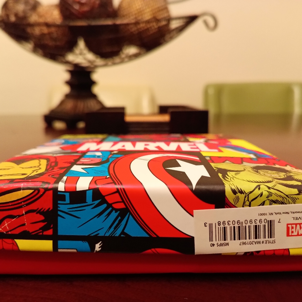 Marvel Chain Wallet - Picture 2 of 3